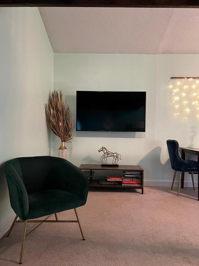 Cozy Loft With Parking And Private Patio W/ Grill Apartment Уилмингтън Екстериор снимка